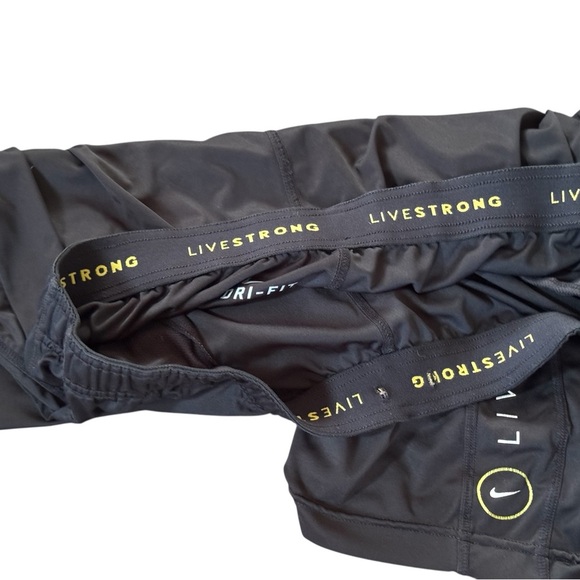 VTG Y2K Nike Livestrong Shorts Mens XL Black Dri-Fit Pockets Lance Armstrong - Picture 5 of 6